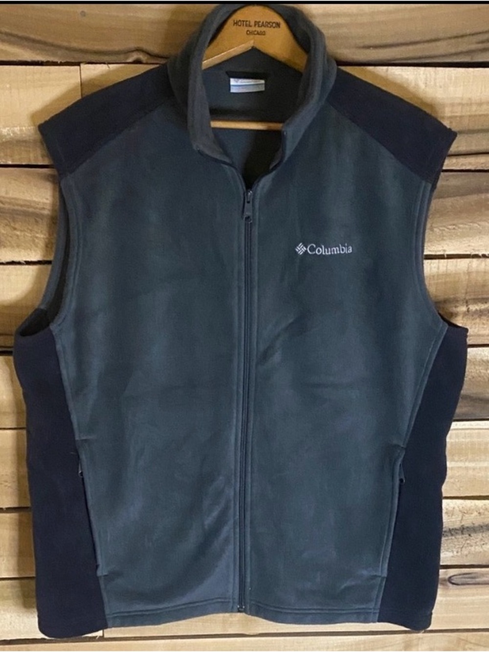 Columbia Steens Mountain Charcoal and Black Fleece Vest size large full zip